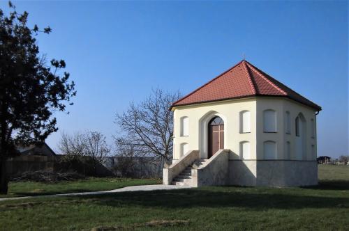 Kaplnka sv. Cyrila a Metoda - Cífer, časť Háj